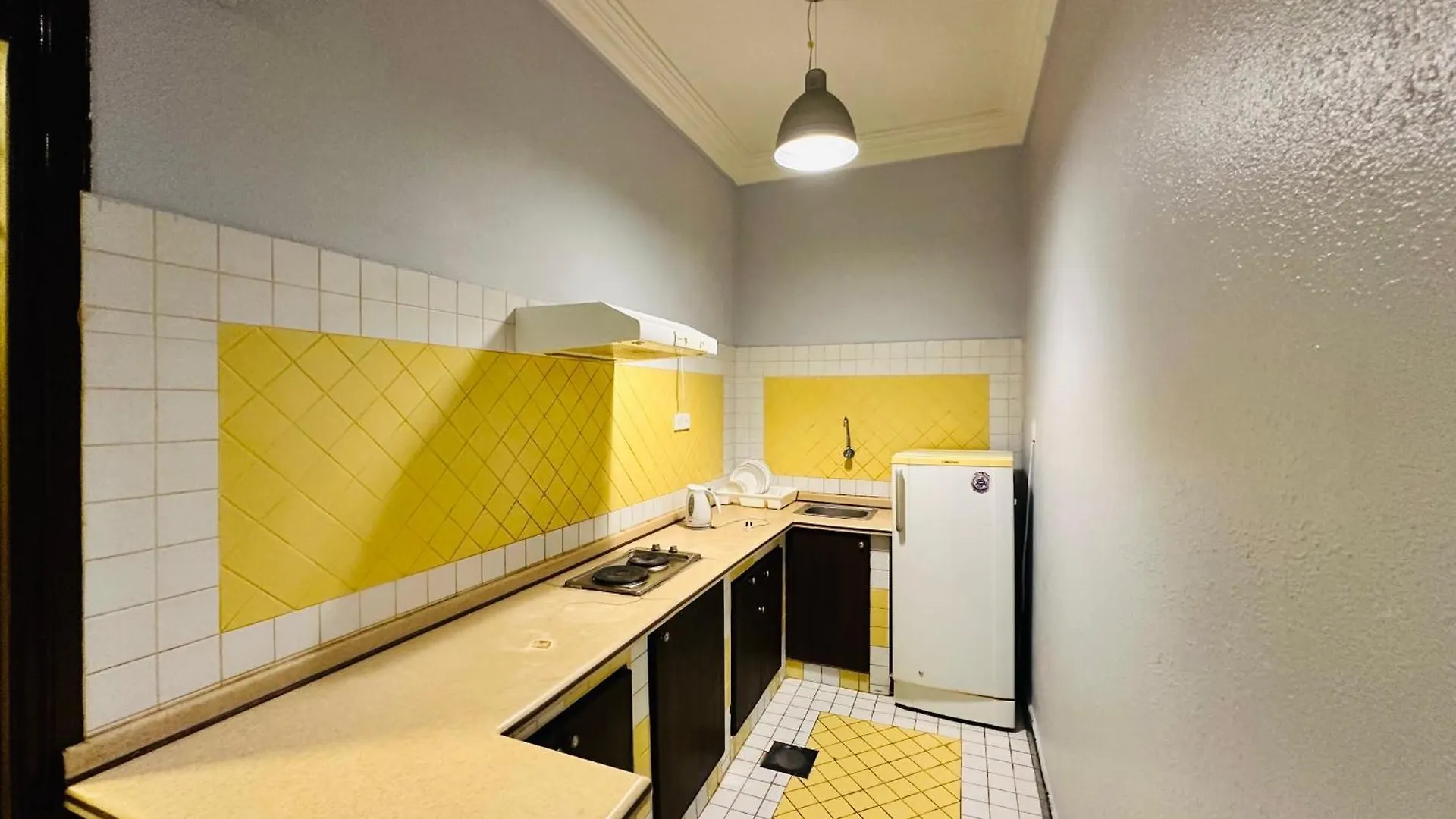 Delmon Hotel Suites Jeddah 3*,